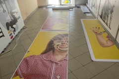 друк на плівці для торгового центру