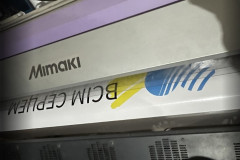 друк наклейок на принтері Mimaki 